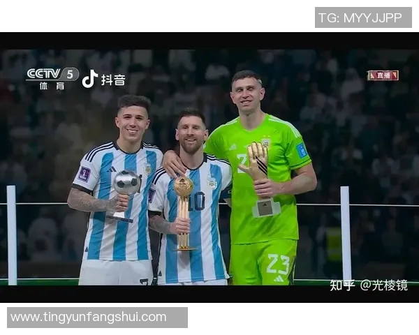 足球天才闪耀赛场 聚焦全球顶级球星的传奇表现与成就